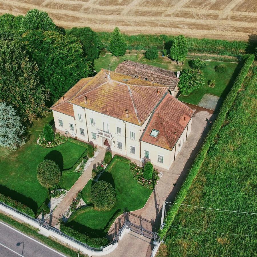 B&B Residence Il Ciliegio , Via Villa Superiore 93 Luzzara Suzzara Eksteriør bilde